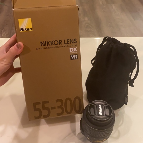 Nikon Nikkor AF-S DX NIKKOR 18-55mm f/4.5-5.6G ED VR Compact Telephoto Lens - Picture 8 of 8